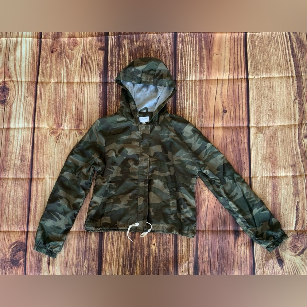 New Look Supreme Women's Juniors Lons Sleeve Hooded Full Zip Greem Camo Jacket L